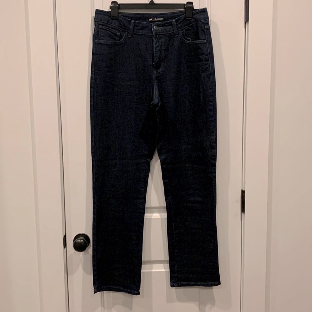 Lee Classic Fit jeans, size 12, dark blue